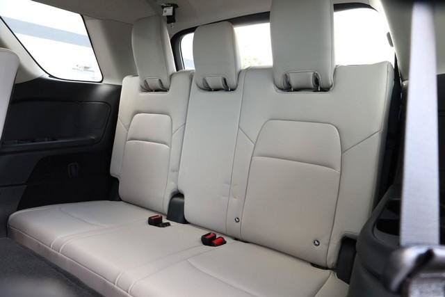 New 2026 Nissan Pathfinder SL AWD/4WD image 26