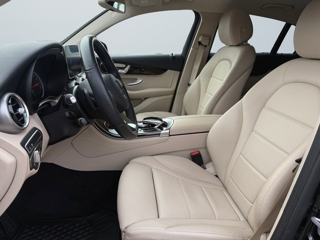 Used 2019 Mercedes-Benz GLC 300 4MATIC Coupe image 9