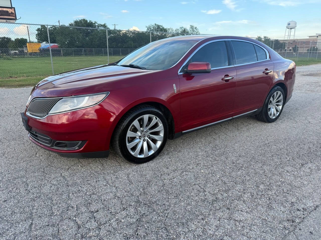 Used 2014 Lincoln MKS FWD image 3