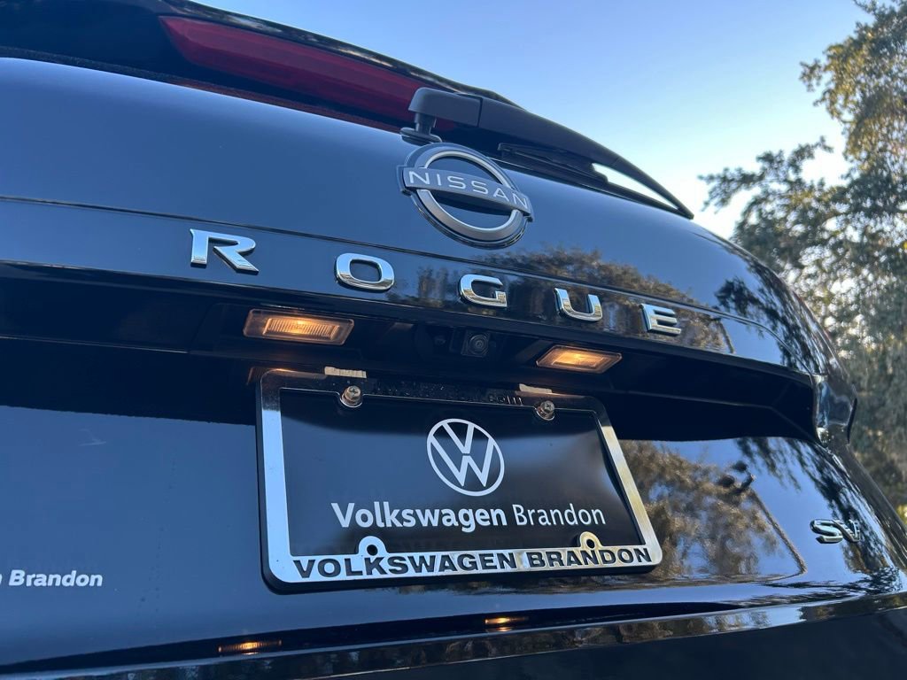 Used 2023 Nissan Rogue SV image 40