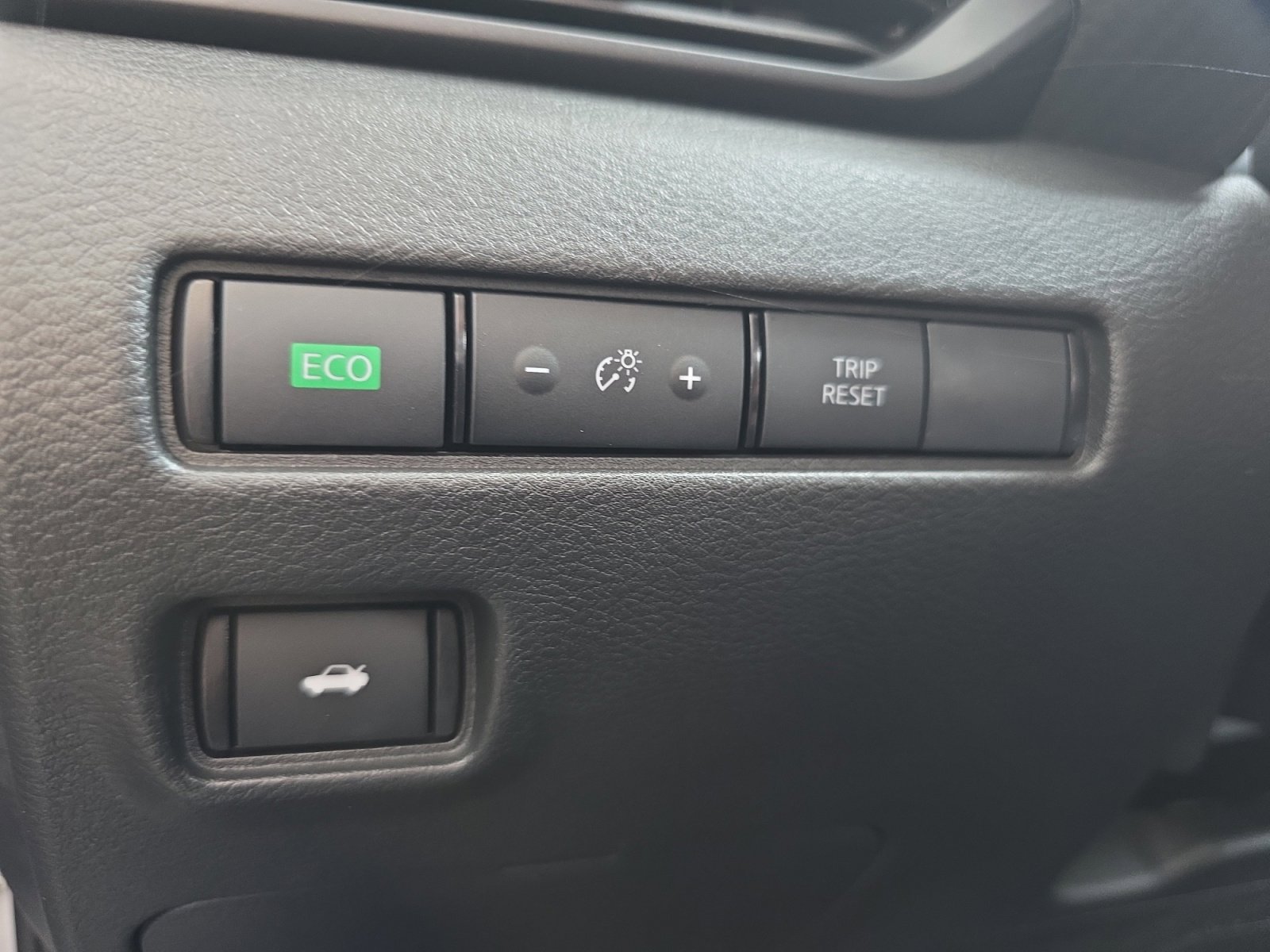 Used 2025 Nissan Sentra S FWD image 25