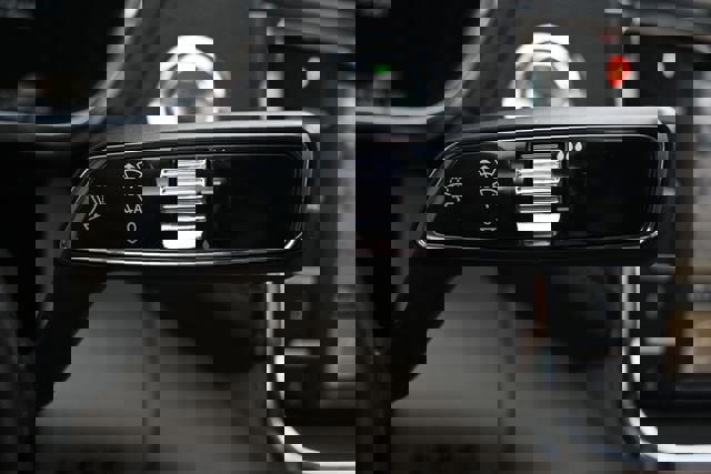 Used 2017 Lincoln Continental Reserve w/ Technology Package image 36