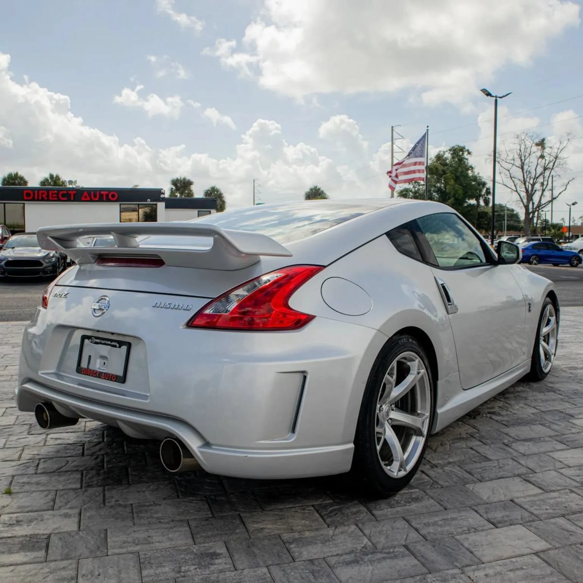 Used 2009 Nissan 370Z NISMO RWD image 7