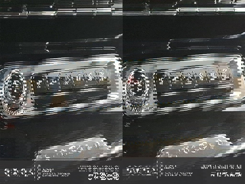 Certified 2024 Lincoln Corsair AWD image 15