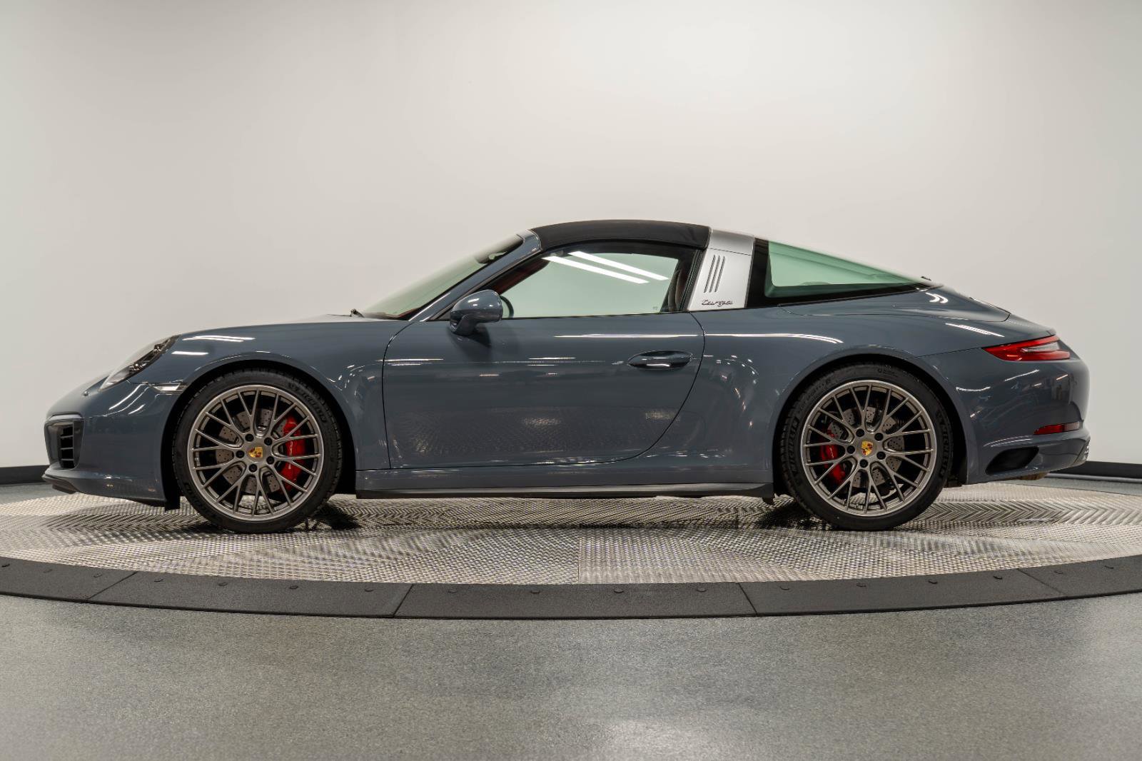 Used 2017 Porsche 911 Targa 4S image 8
