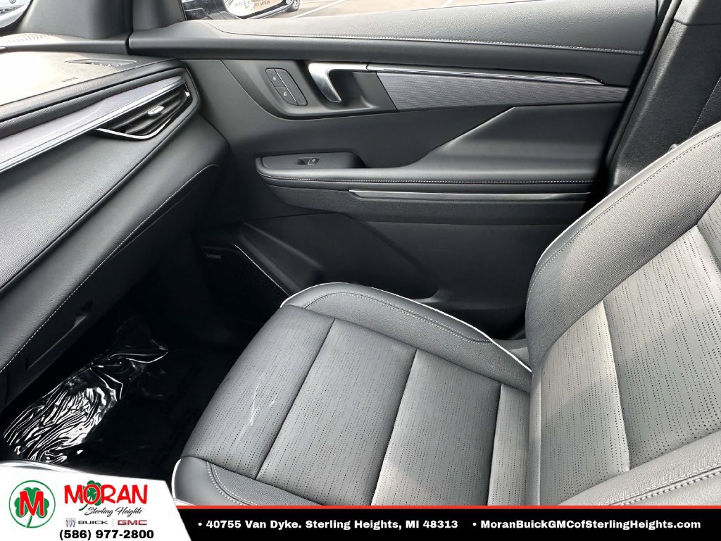 Certified 2026 Buick Enclave Sport Touring FWD image 31