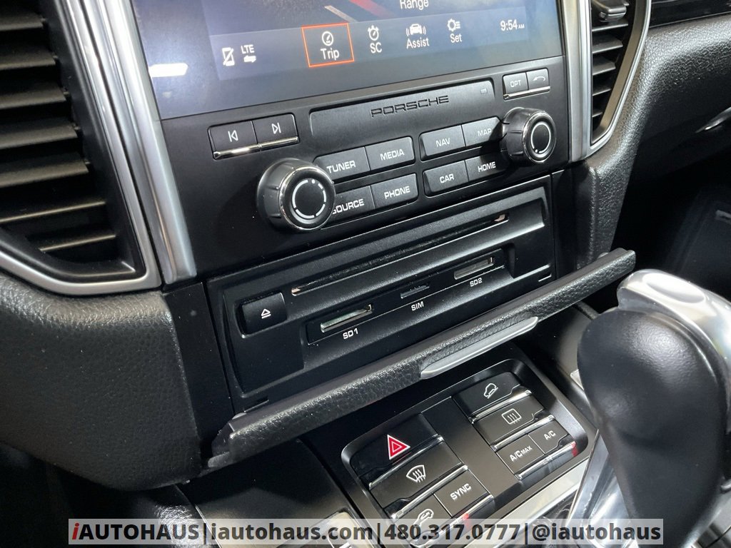 Used 2018 Porsche Macan Turbo w/ Premium Package Plus image 36