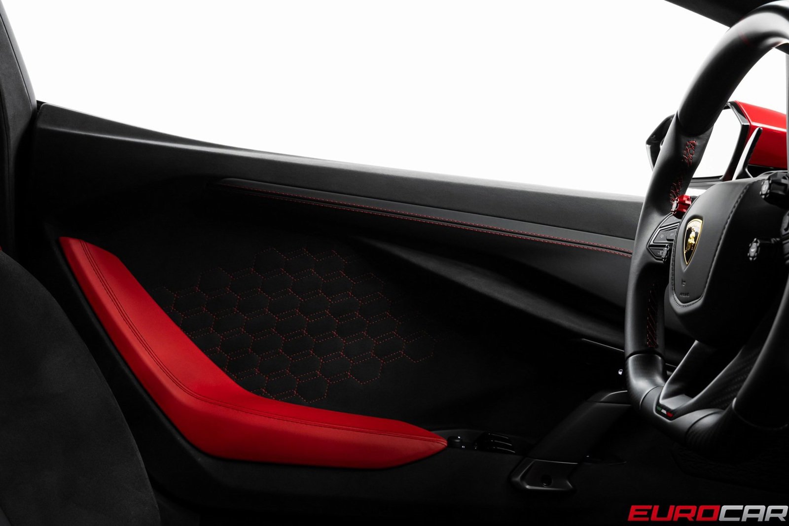 Used 2025 Lamborghini Revuelto image 29