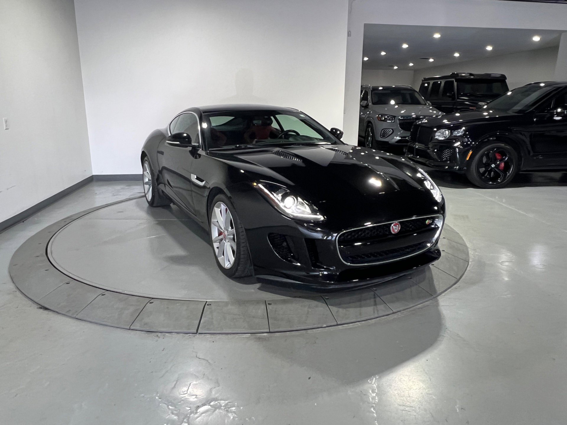 Used 2015 Jaguar F-TYPE S image 5