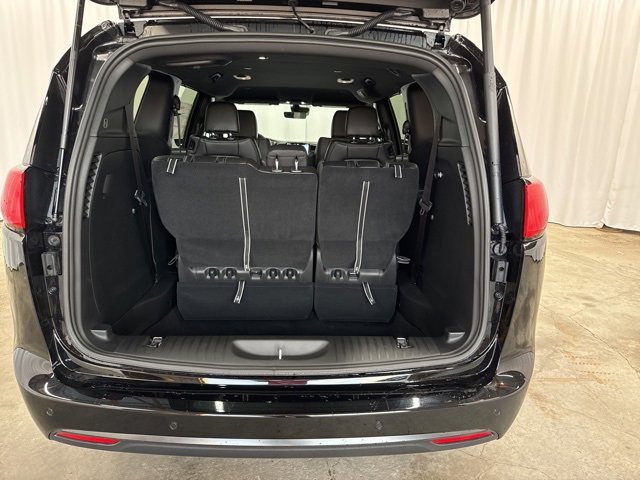 New 2026 Chrysler Voyager LX image 38