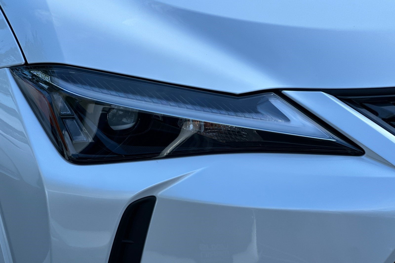 Used 2025 Lexus UX 300h FWD w/ Accessory Package (Z2) image 11
