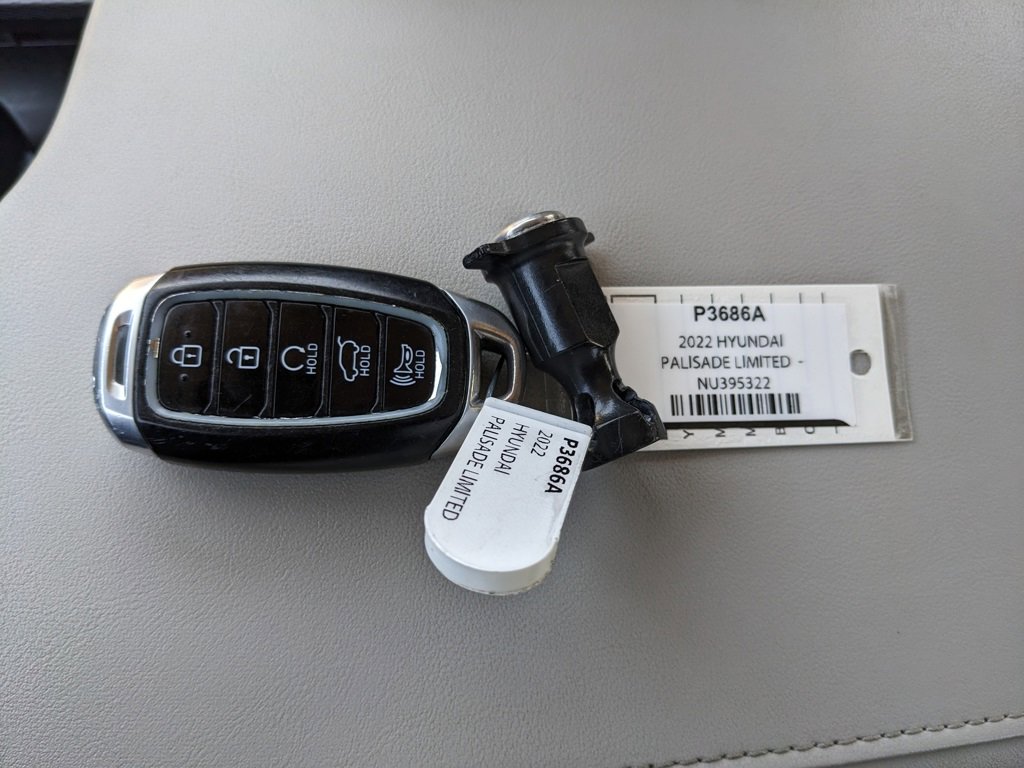 Used 2022 Hyundai Palisade Limited image 35