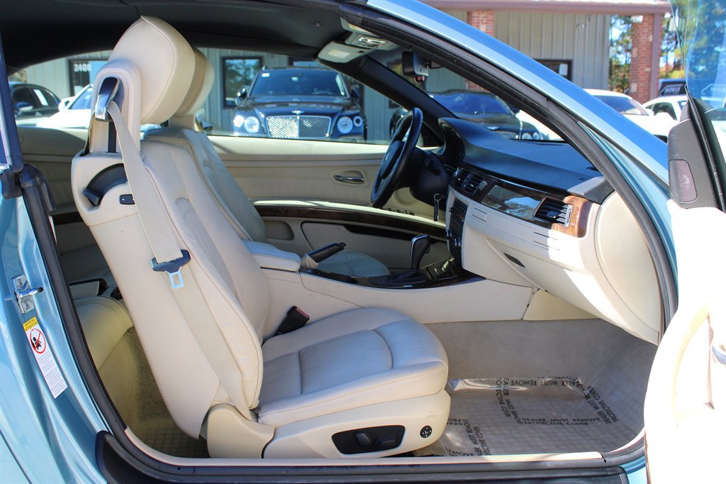 Used 2008 BMW 335i Convertible image 21