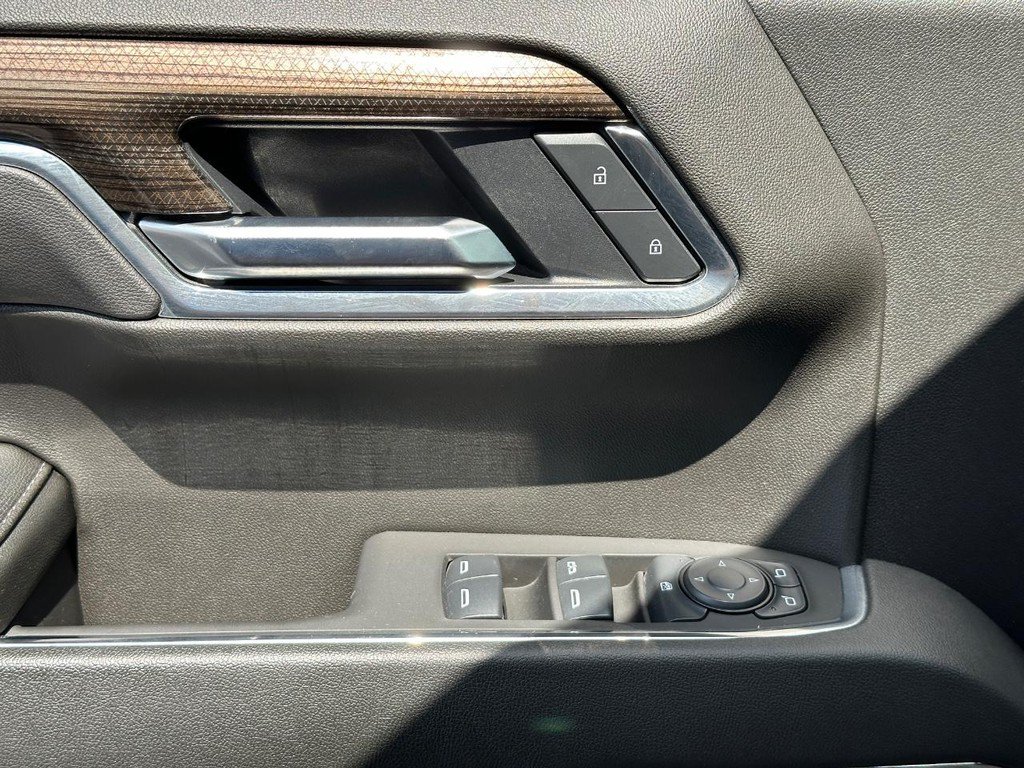 Certified 2025 Chevrolet Silverado 1500 LT AWD/4WD image 22