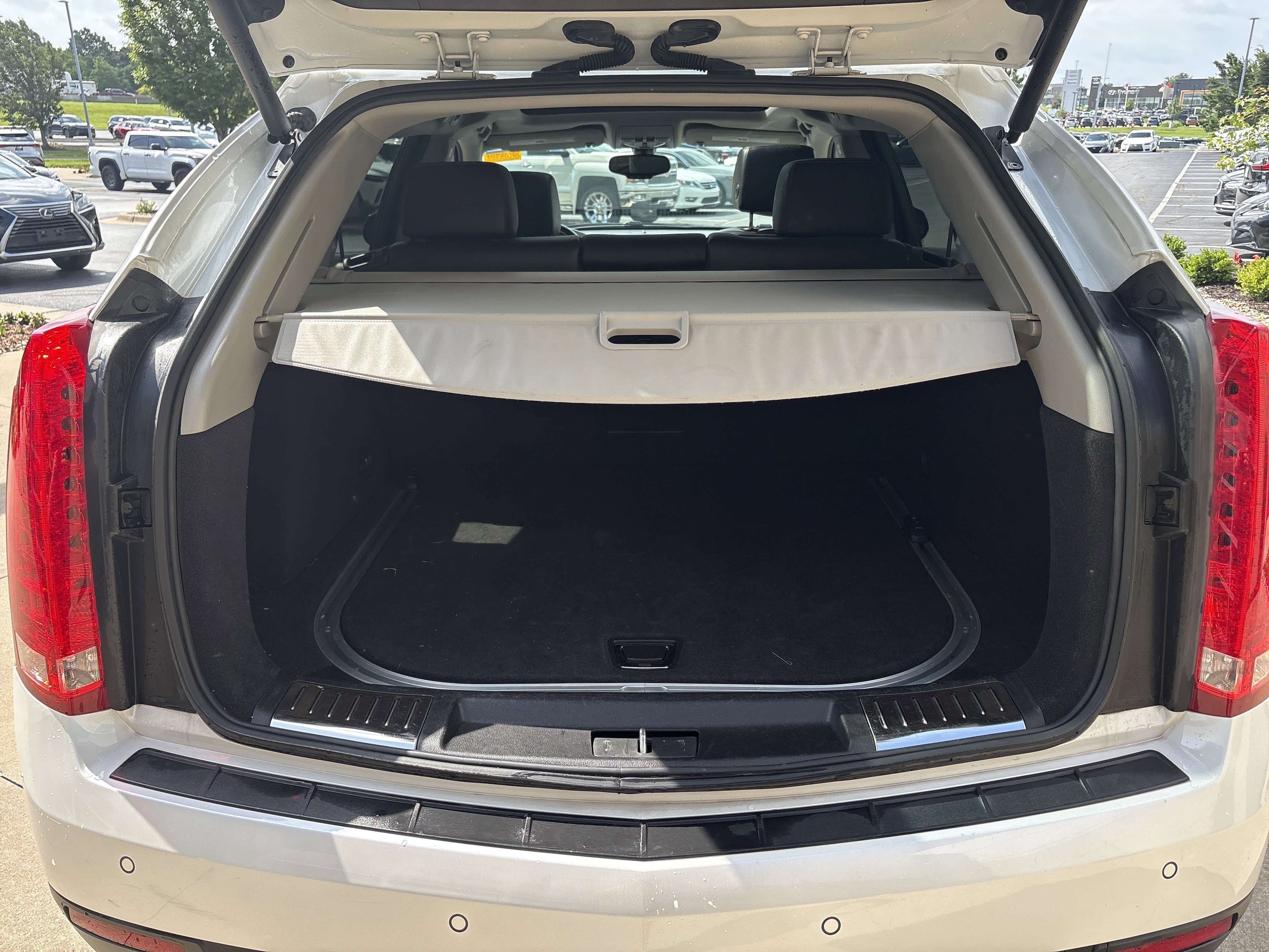 Used 2016 Cadillac SRX Luxury AWD/4WD image 32