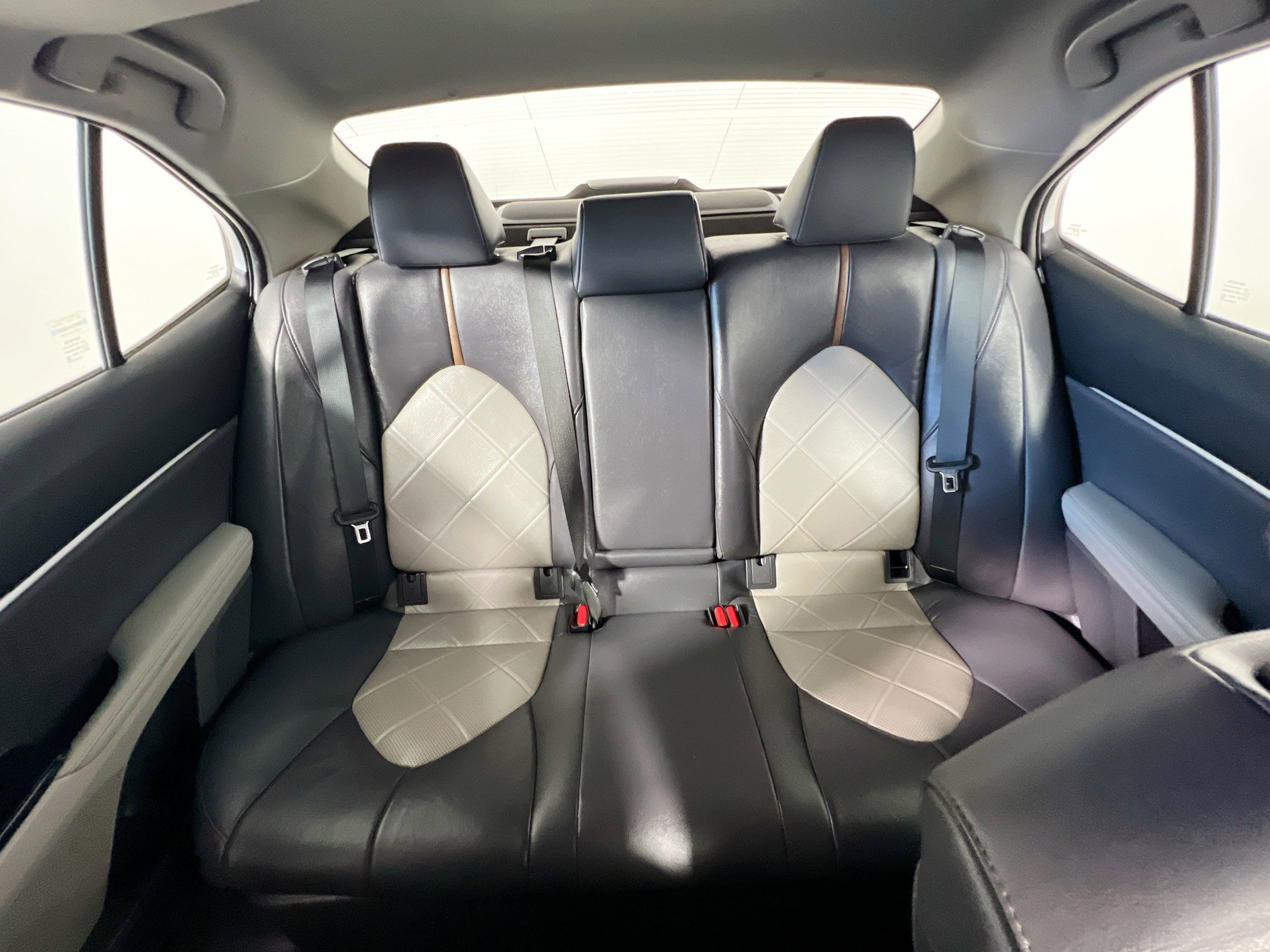 Used 2019 Toyota Camry XLE w/ Driver Assist Package image 33