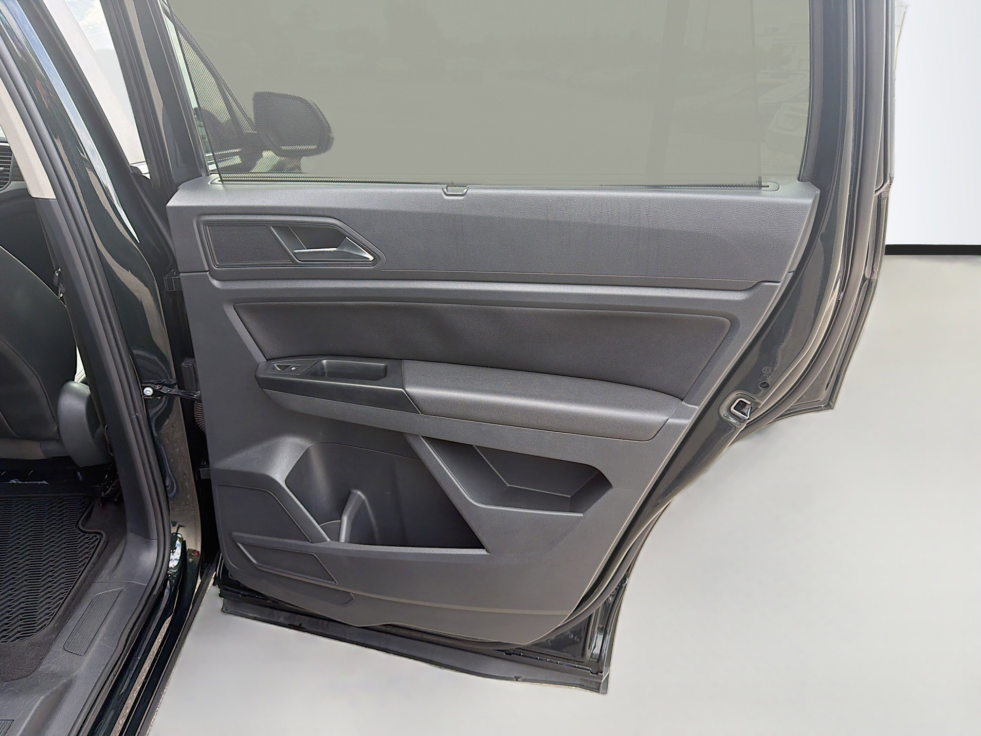 Used 2021 Volkswagen Atlas SE w/ Panoramic Sunroof Package image 45