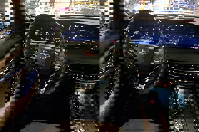 Used 2025 Cadillac CT5 Premium Luxury image 4