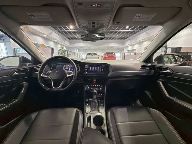 Used 2024 Volkswagen Jetta SE image 15