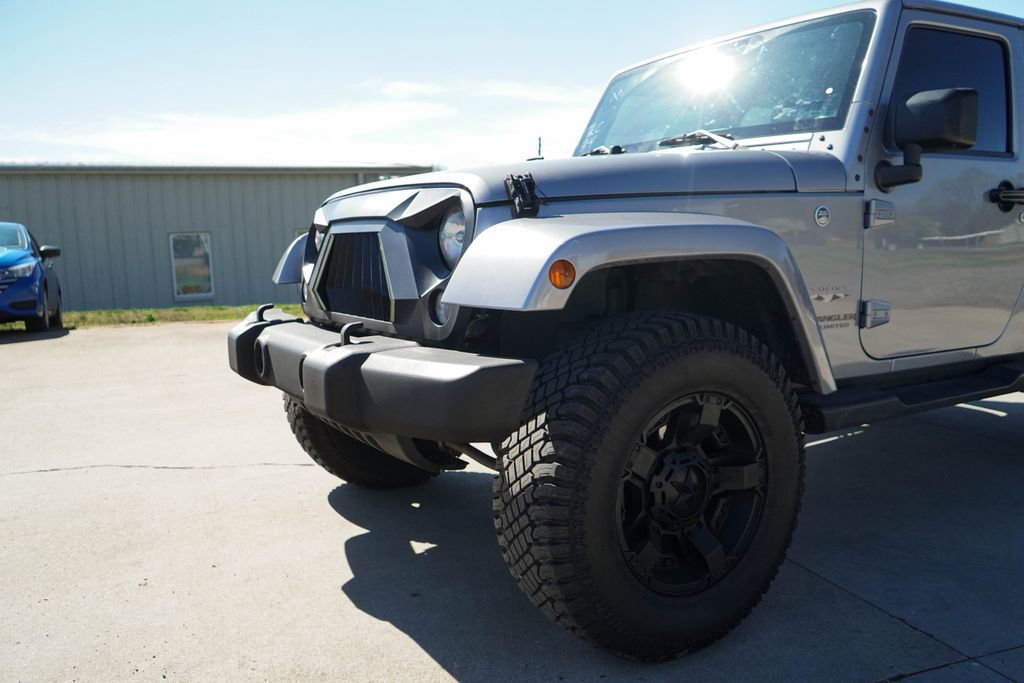 Used 2016 Jeep Wrangler Unlimited Sahara w/ Max Tow Package image 11