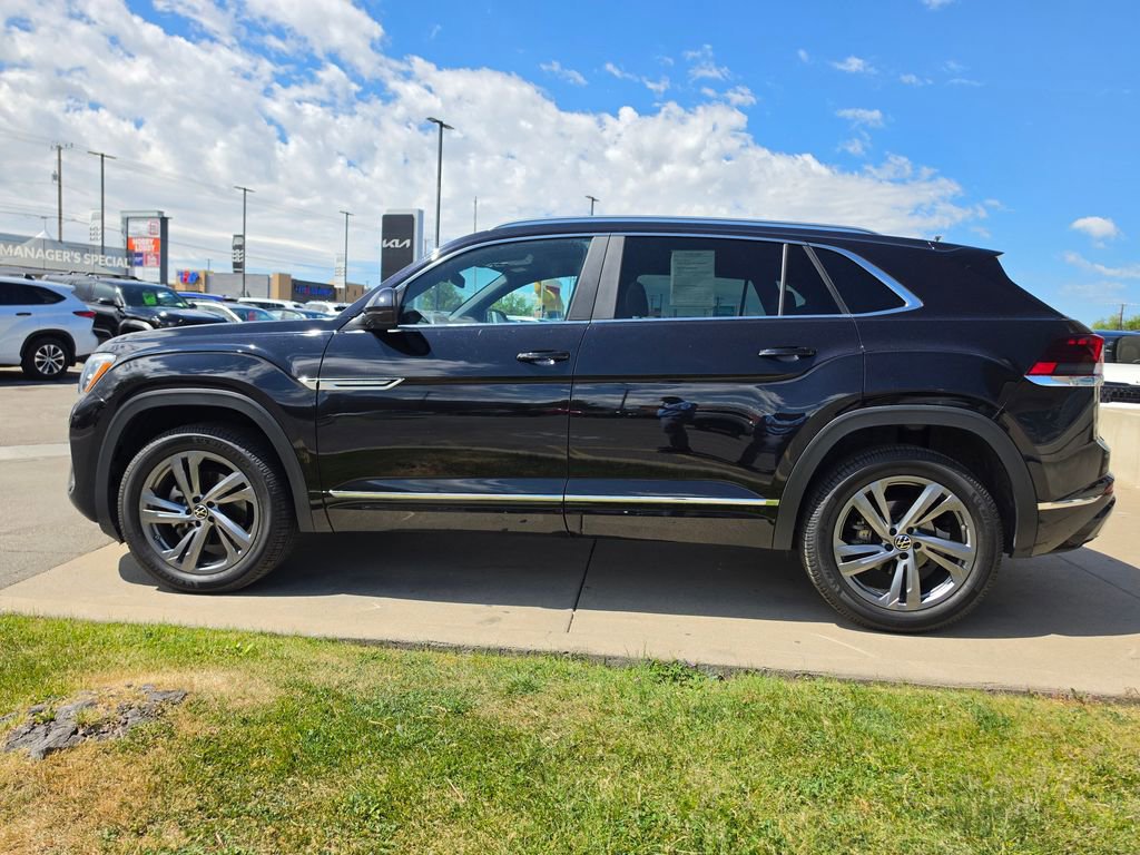 Used 2024 Volkswagen Atlas Cross Sport SEL R-Line AWD/4WD image 8