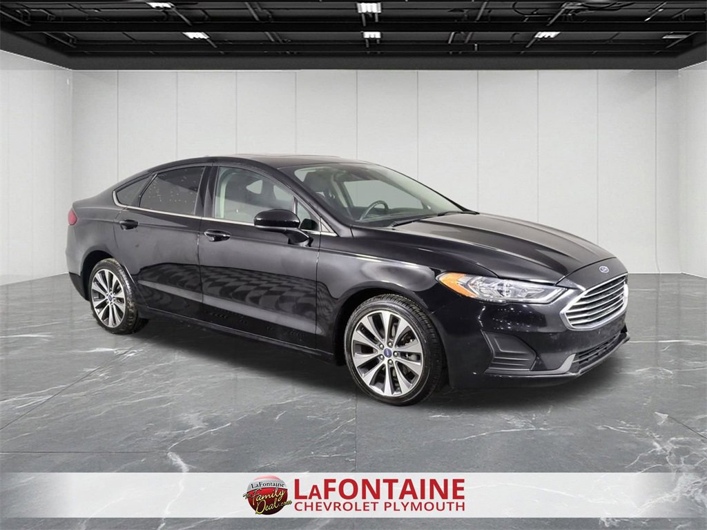 Used 2020 Ford Fusion SE image 2