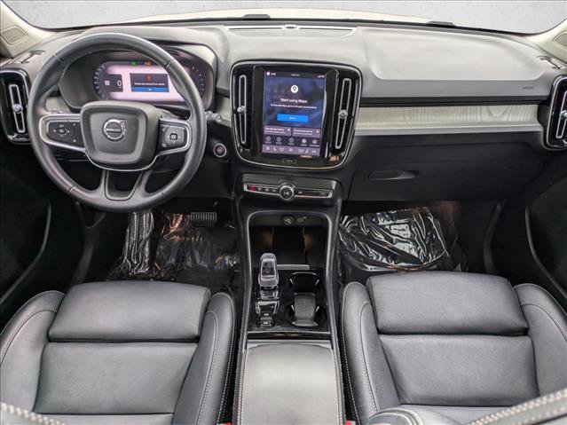 Used 2025 Volvo XC40 B5 Plus AWD/4WD image 16