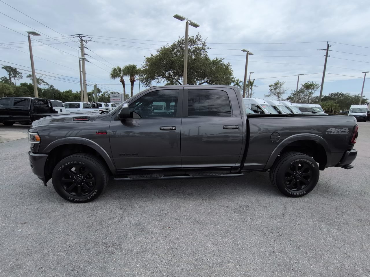 Used 2022 RAM 2500 Laramie w/ Night Edition AWD/4WD image 8