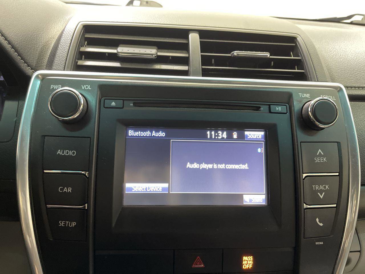 Used 2015 Toyota Camry LE FWD image 16