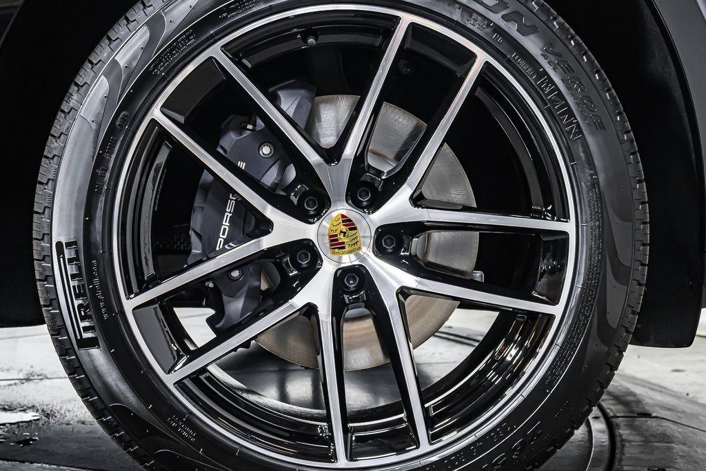 Certified 2025 Porsche Macan image 22