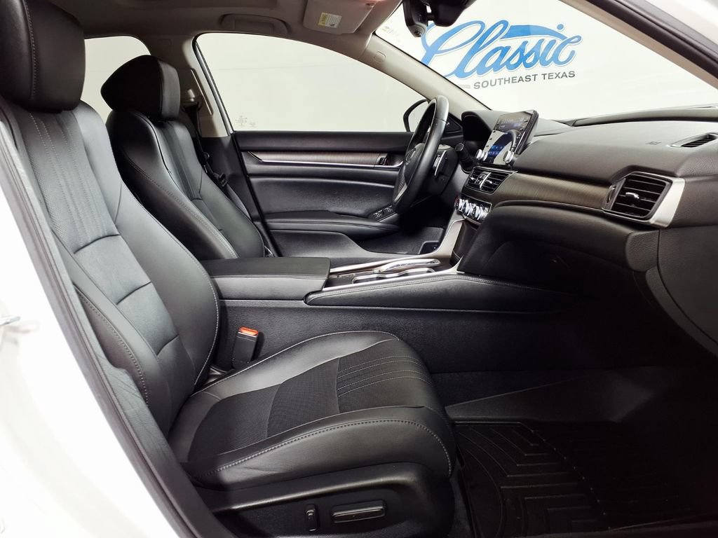 Used 2021 Honda Accord Touring image 11