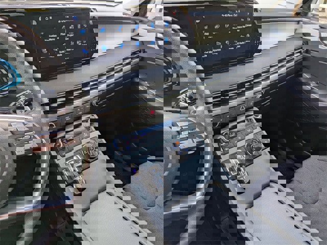 Certified 2025 Hyundai Palisade SE image 11