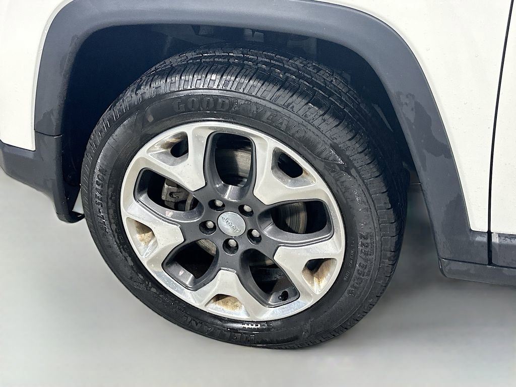 Used 2018 Jeep Compass Limited w/ Navigation Group AWD/4WD image 32