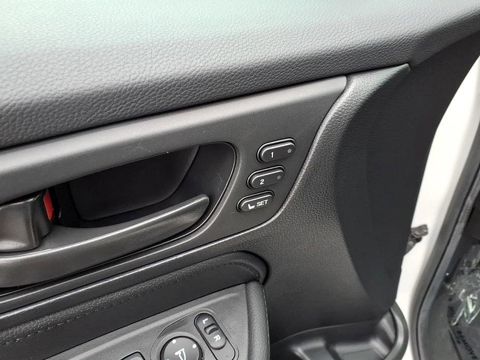 Used 2025 Honda Odyssey EX-L image 12