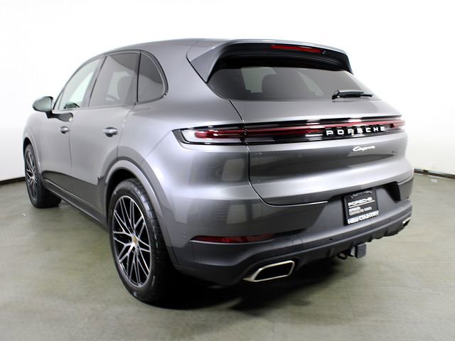 Certified 2025 Porsche Cayenne AWD/4WD image 3