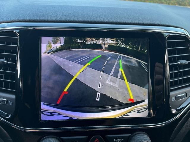 Used 2019 Jeep Grand Cherokee Altitude image 9