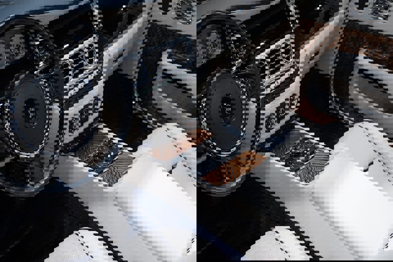 Used 2016 Rolls-Royce Dawn image 51