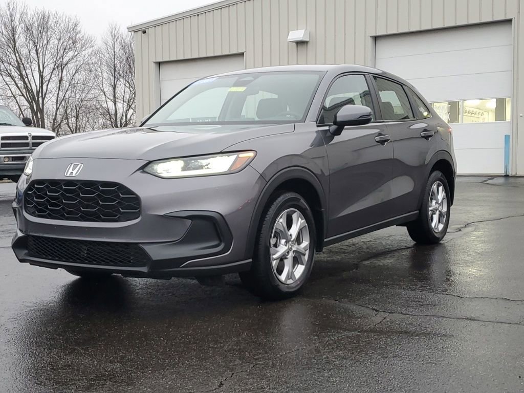 Certified 2023 Honda HR-V LX image 3