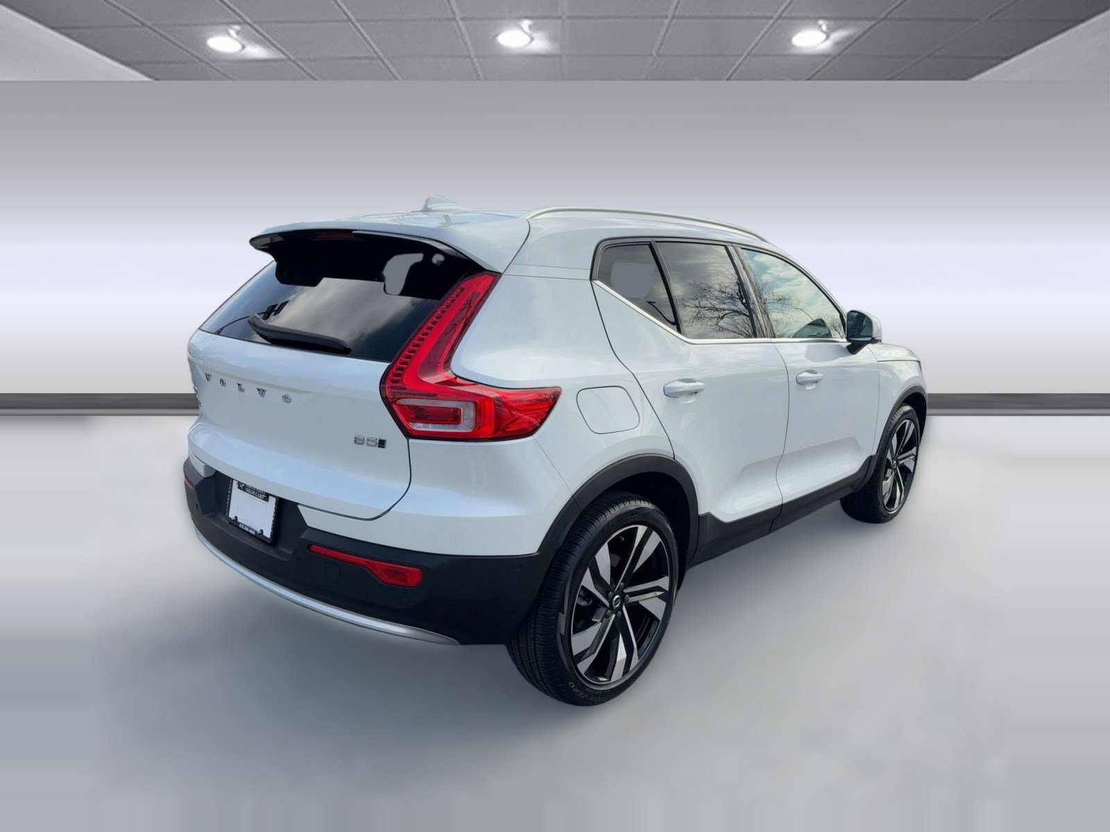 Used 2023 Volvo XC40 B5 Plus w/ Protection Package Premier image 9