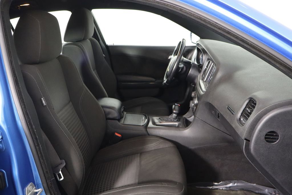 Used 2019 Dodge Charger SXT w/ Blacktop Package RWD image 18