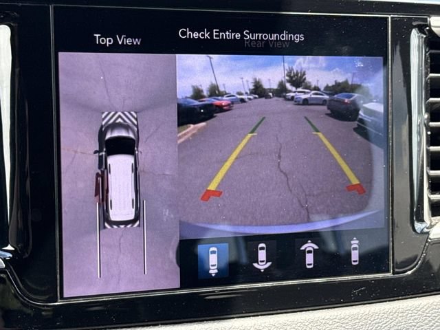 Used 2020 Chrysler Pacifica Touring-L FWD image 21