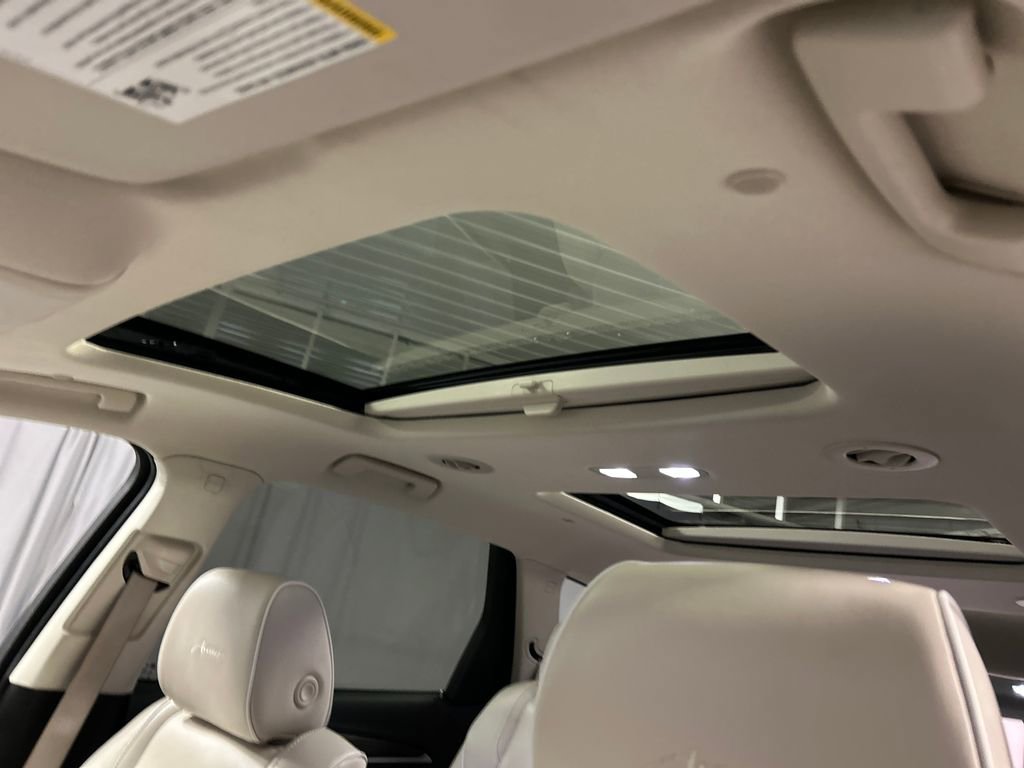 Used 2023 Buick Enclave Avenir w/ Avenir Technology Package AWD/4WD image 22
