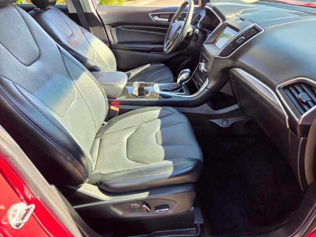 Used 2017 Ford Edge Titanium w/ Technology Package AWD/4WD image 15