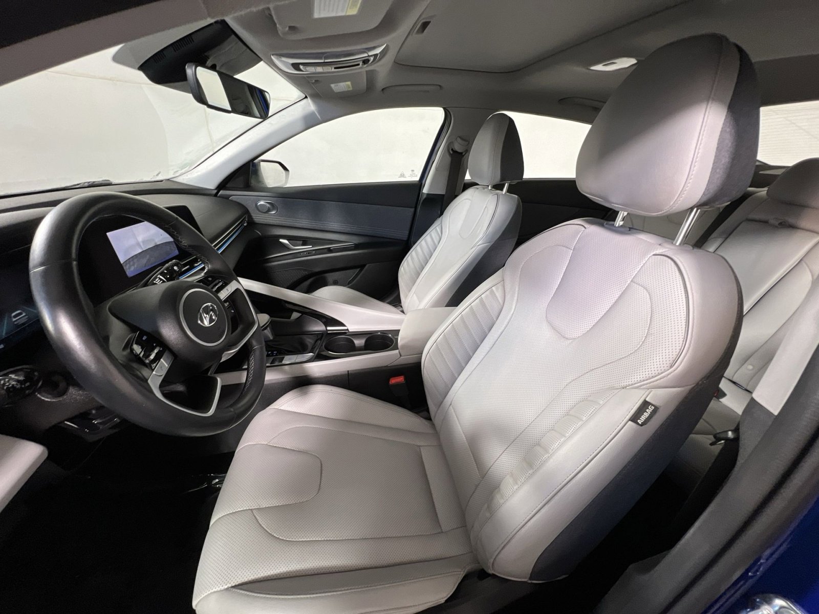 Used 2021 Hyundai Elantra Limited w/ Cargo Package image 13