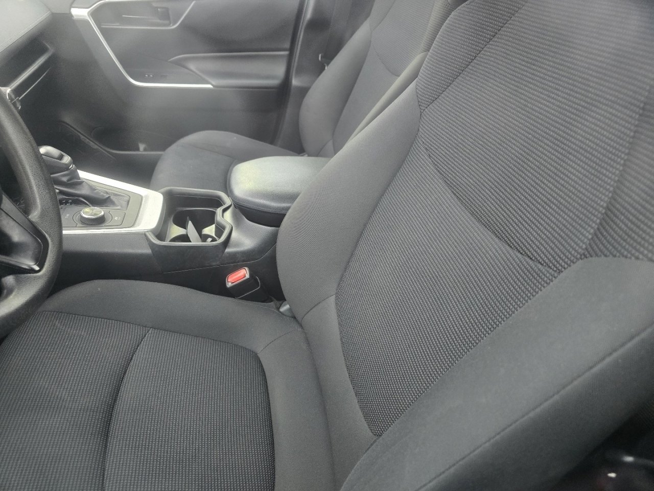 Used 2019 Toyota RAV4 LE image 16