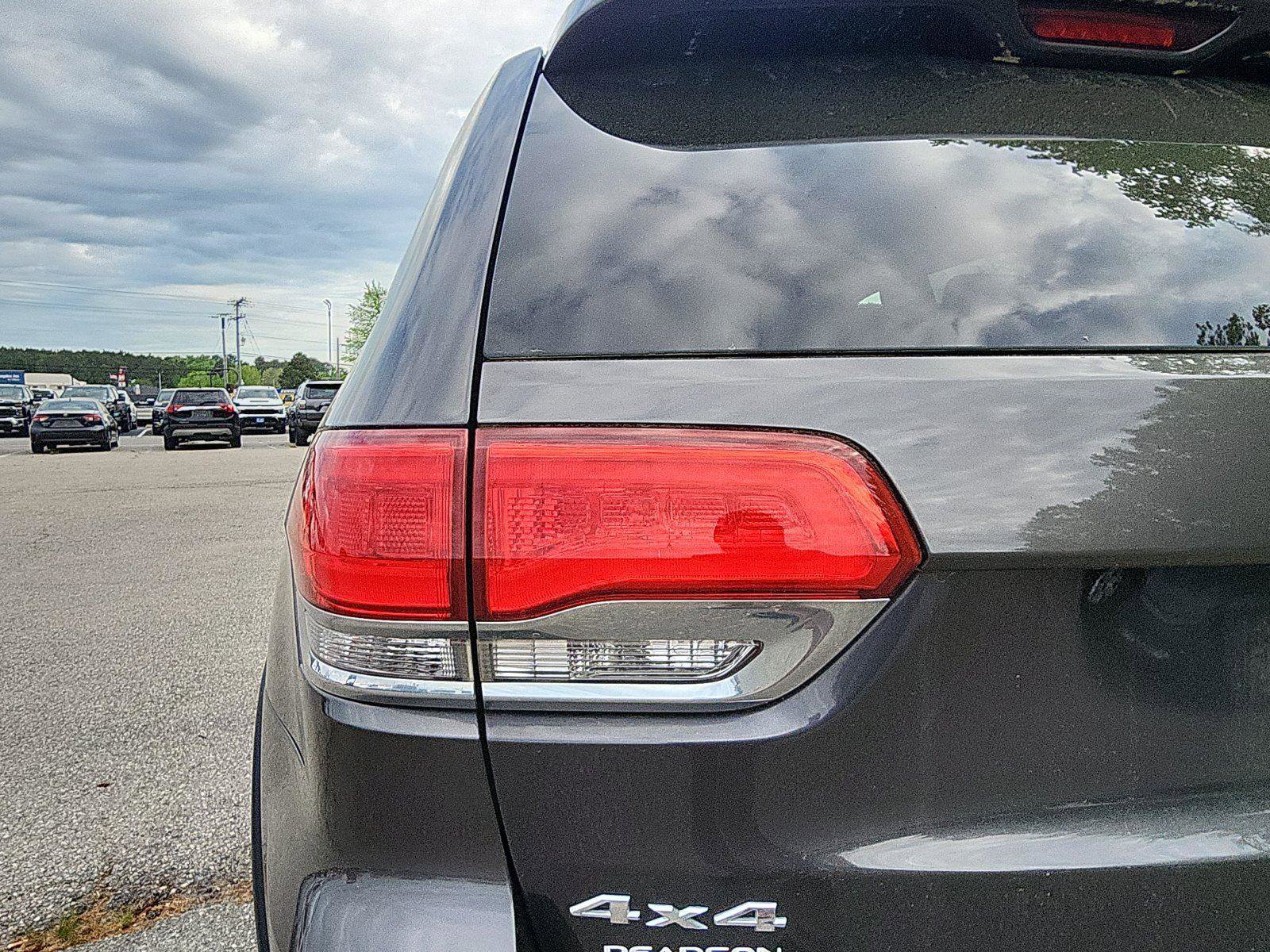 Used 2018 Jeep Grand Cherokee Limited image 10