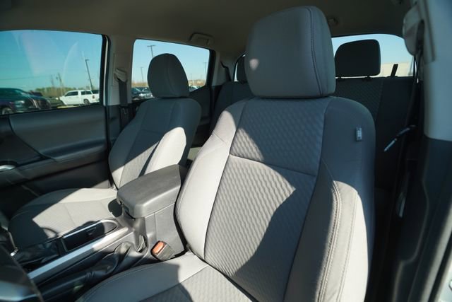 Used 2020 Toyota Tacoma SR5 image 33