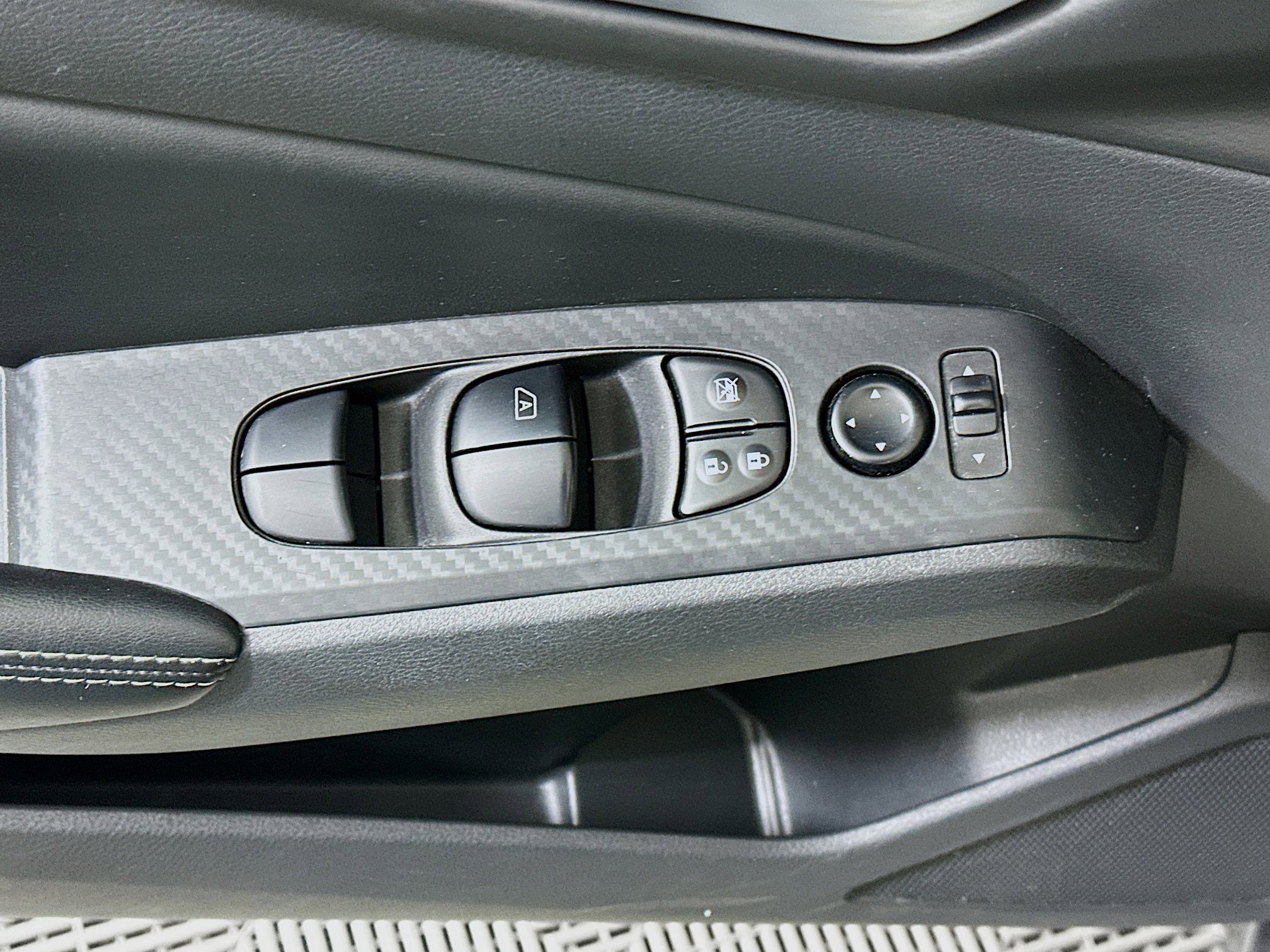 Used 2025 Nissan Altima 2.5 SV image 15