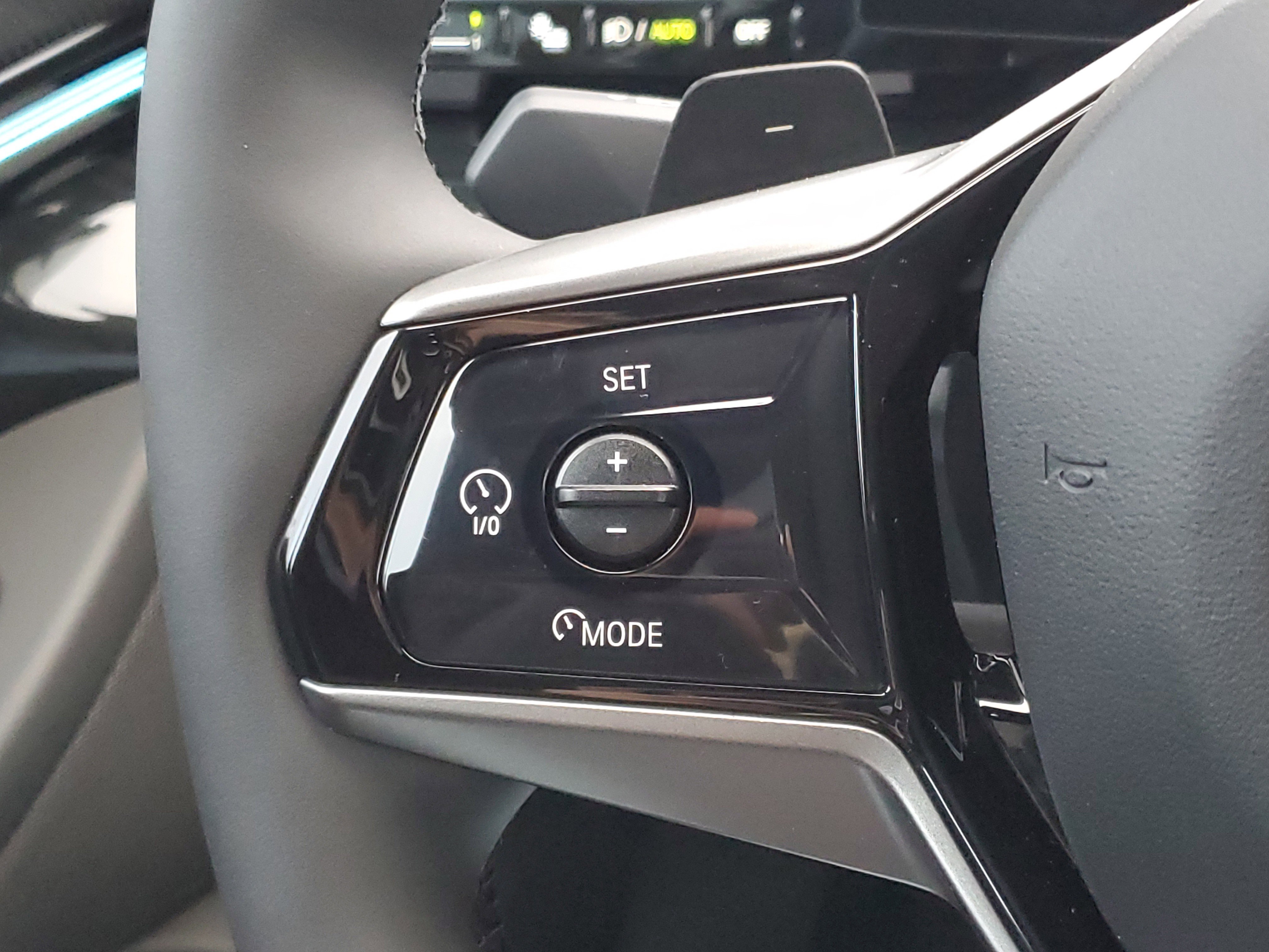 New 2026 BMW 530i xDrive w/ Premium Package image 11