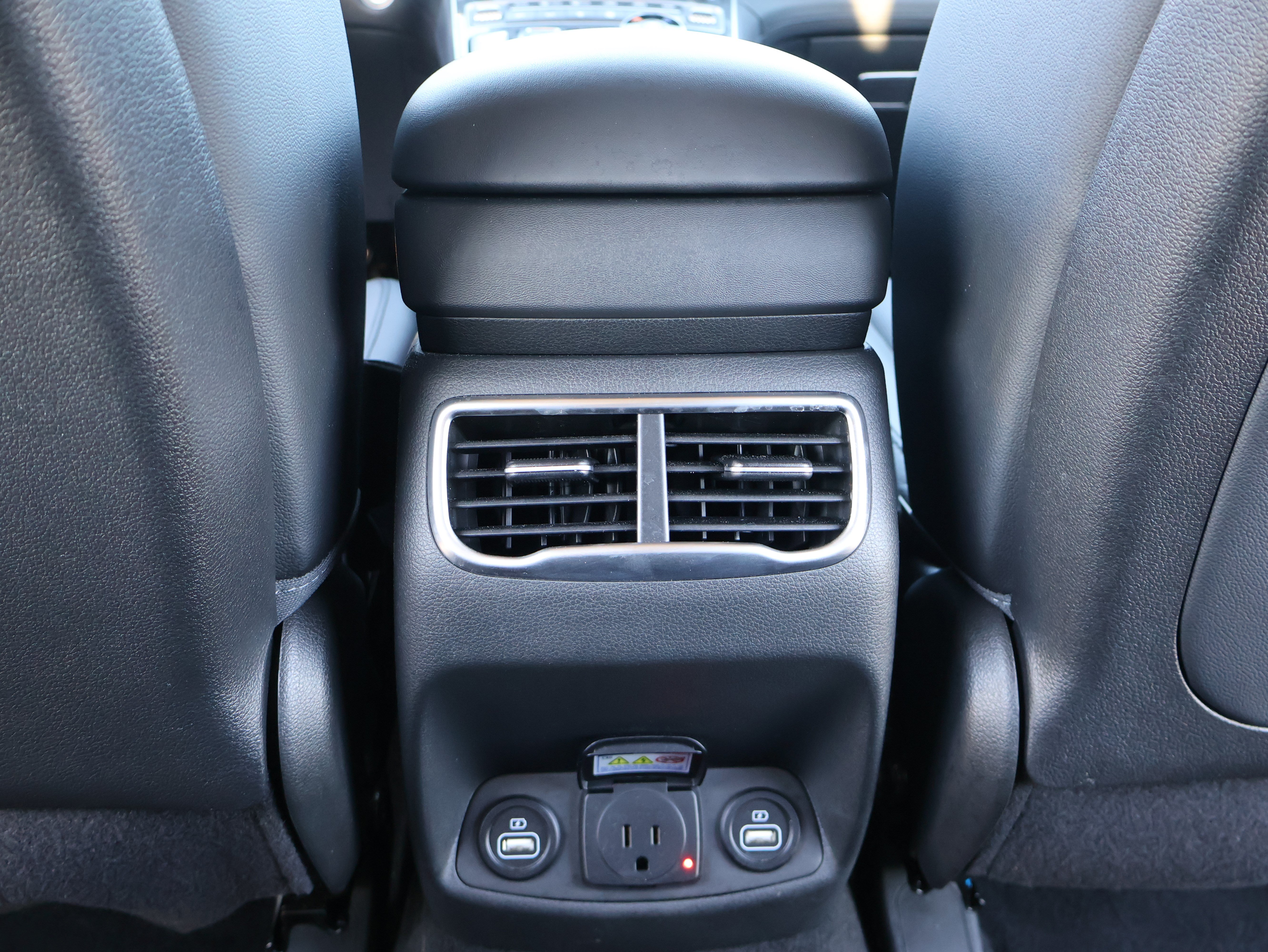 Used 2023 Hyundai Santa Fe Limited w/ Cargo Package AWD/4WD image 15